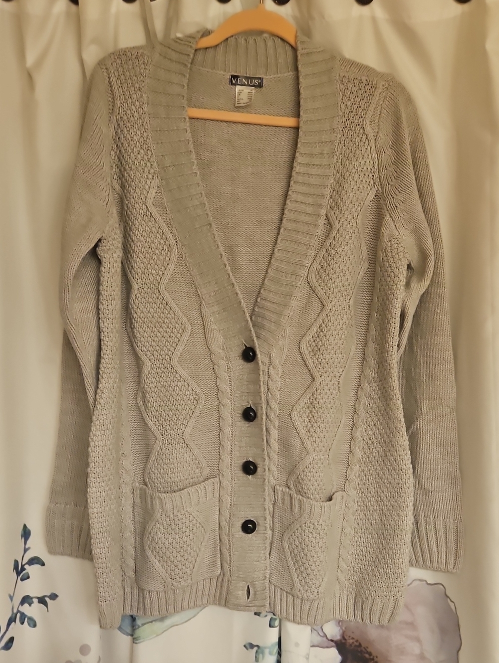 VENUS Light Gray Cable Knit Button-Front Cardigan